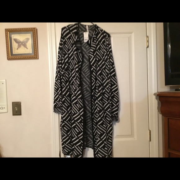 Macys New York Fashion Long Cardigan Sweater 1X - Picture 2 of 6